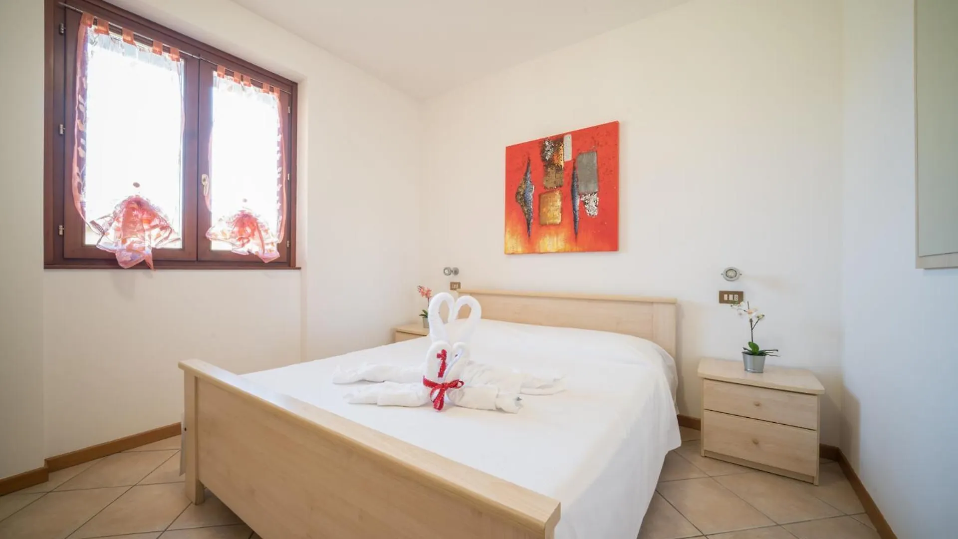 Apartmán Gardappartamenti - Cascinale With Terrace Desenzano del Garda